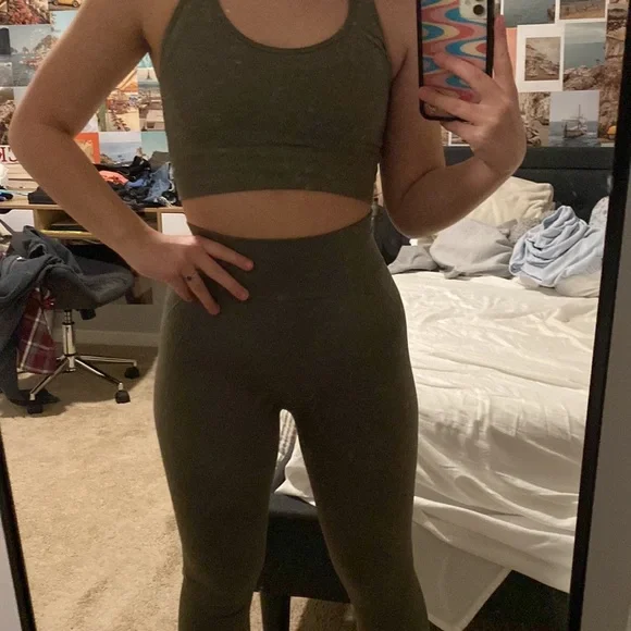 Matching workout set - Picture 5 of 5